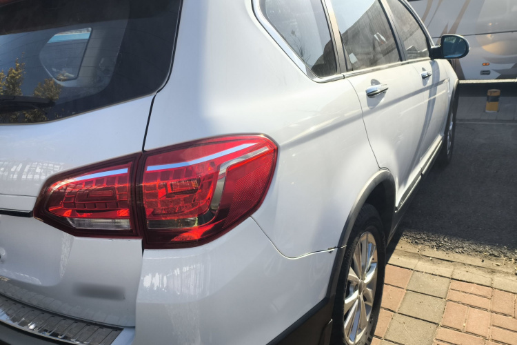 哈弗H6 2018款 红标 运动版 1.5T 自动两驱精英型车身外观9