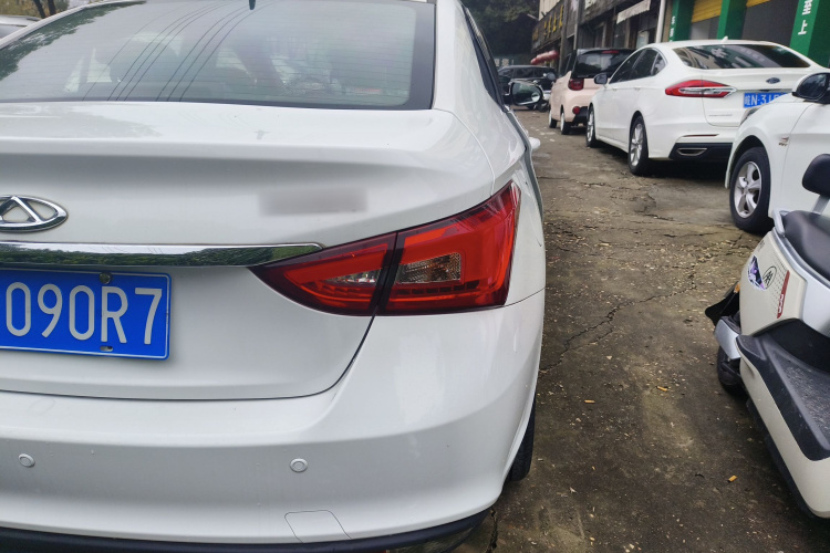 奇瑞 艾瑞泽5 2017款 1.5L CVT豪华版车身外观9