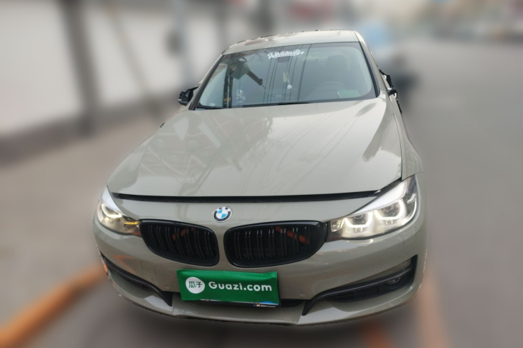 宝马3系GT 2017款 320i 时尚型车身外观2