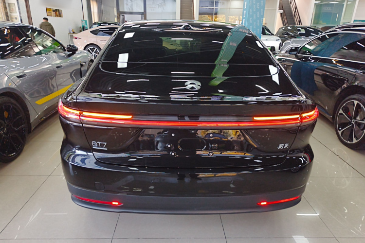 蔚来ET7 2024款 100kWh 行政签名版车身外观6