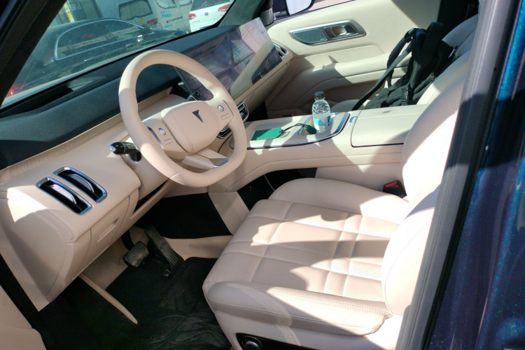 深蓝汽车 深蓝S09 2025款 四驱Ultra+ 高定版中控内饰19