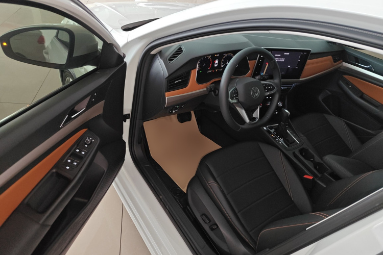 大众 宝来 2025款 200TSI DSG悦行PRO版中控内饰7003