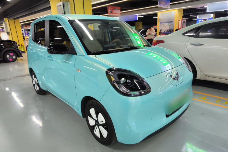 五菱汽车 宏光MINIEV 2025款 四门版 臻享款车身外观3