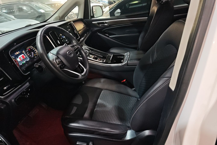 广汽传祺 传祺M8 2021款 改款 领秀系列 390T 豪华版中控内饰19