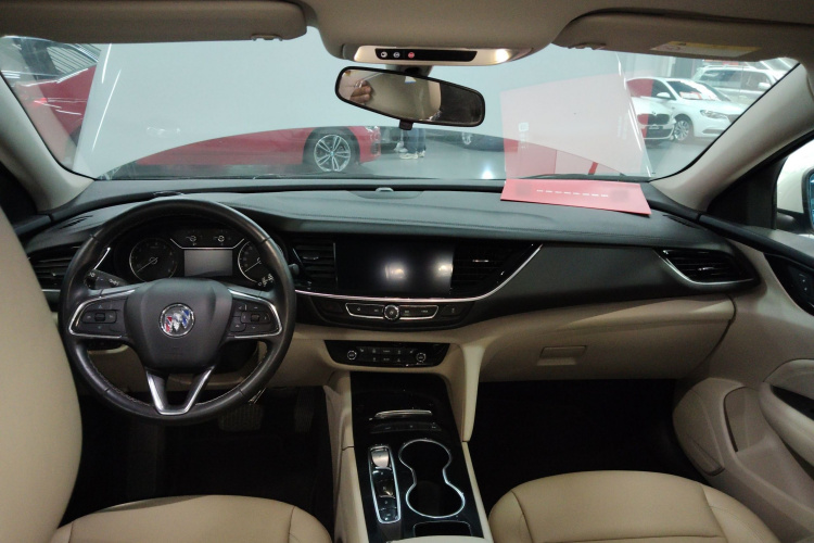 别克 君威 2020款 552T 精英型中控内饰12