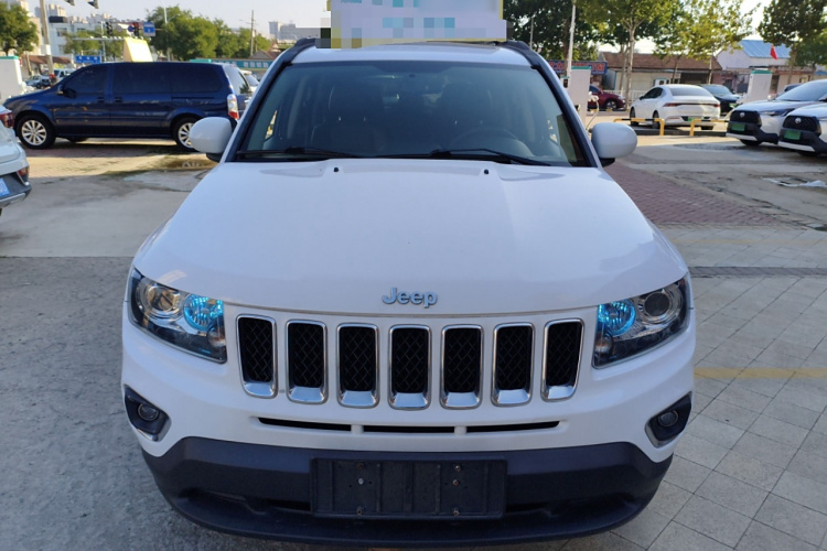 Jeep 指南者(进口) 2014款 改款 2.4L 四驱舒适版车身外观6001