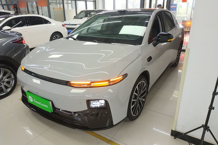 零跑汽车 零跑B01 2025款 650激光雷达版车身外观4