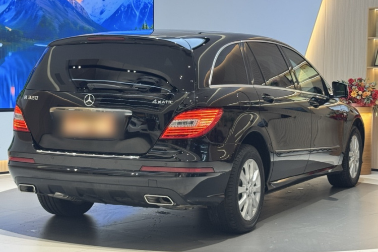 奔驰R级 2017款 R 320 4MATIC 商务型臻藏版车身外观6005