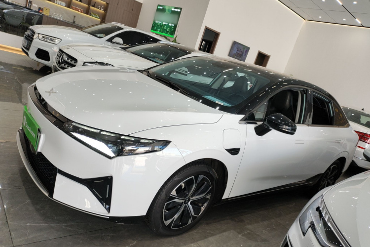 小鹏P5 2021款 550G车身外观4