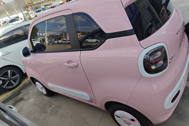 奔腾小马 2025款 222km 灵动马车身外观4