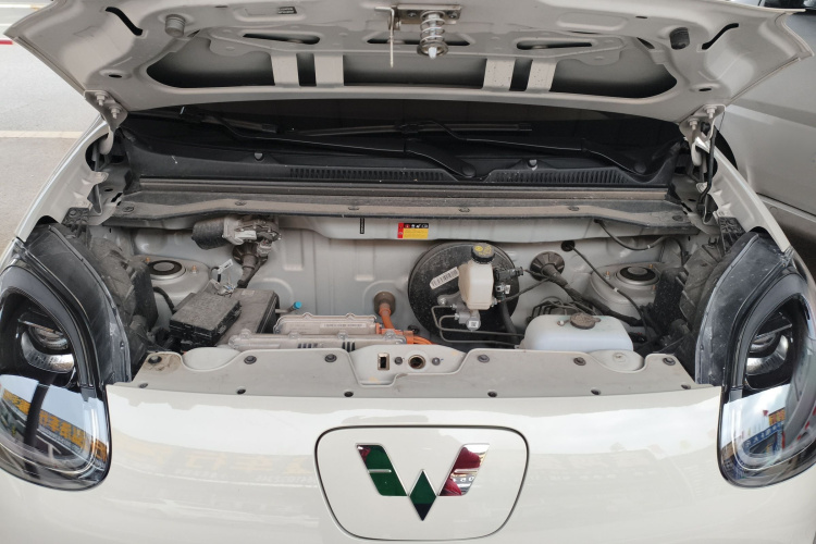 五菱汽车 宏光MINIEV 2025款 四门版 进阶款机舱底盘24