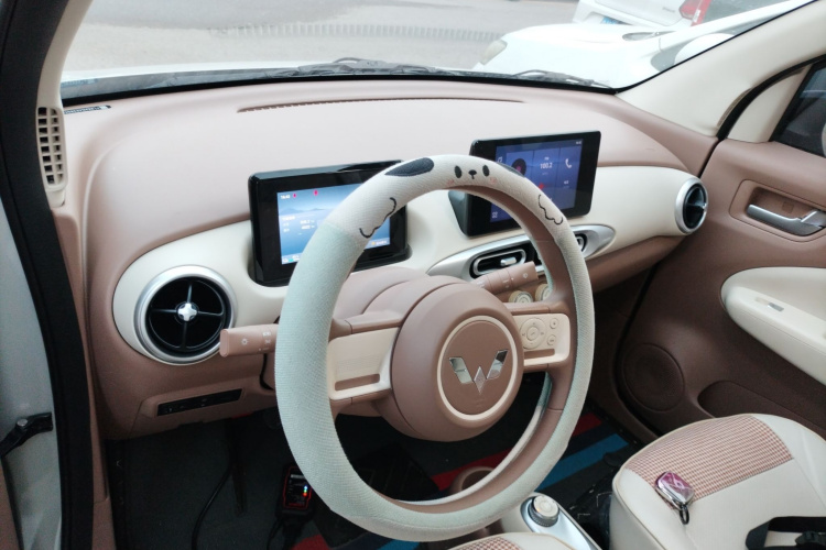 五菱汽车 宏光MINIEV 2025款 四门版 臻享+款中控内饰12