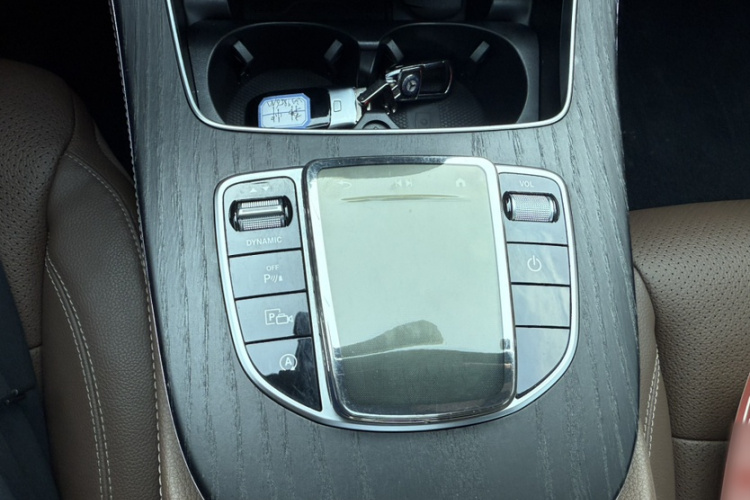 奔驰E级 2021款 E 300 L 运动时尚型中控内饰7003