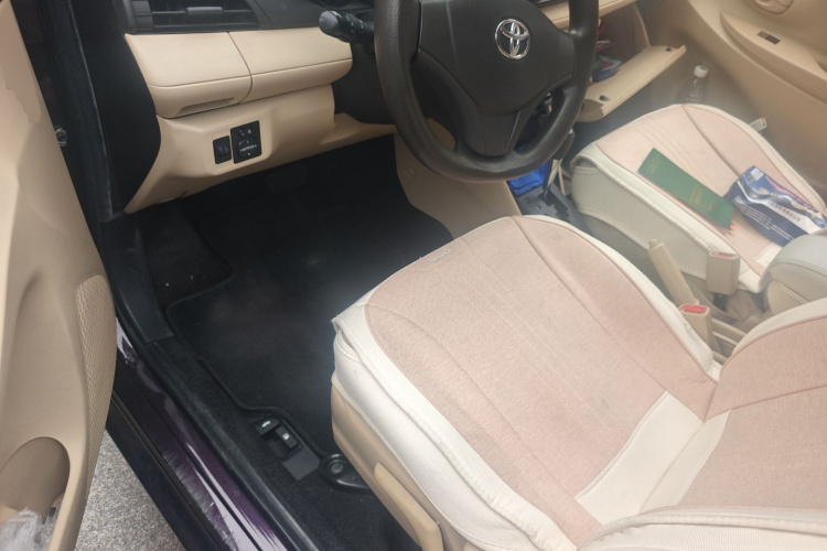 丰田 威驰 2014款 1.5L 自动智臻版中控内饰20