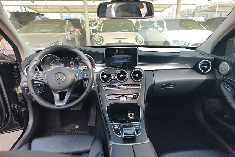 奔驰C级 2018款 C 180 L 时尚型运动版中控内饰12