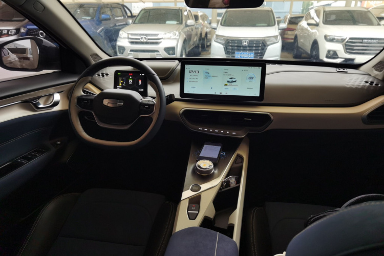 吉利几何A 2021款 Pro 畅享高维续航版 430KM A430平方版中控内饰12