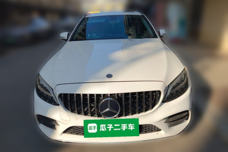 奔驰C级 2019款 C 180 L 时尚型运动版车身外观2