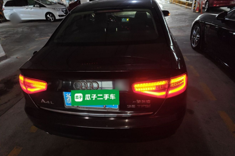 奥迪A4L 2013款 35 TFSI 自动标准型车身外观6