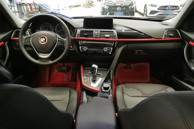 宝马3系 2017款 320Li 时尚型中控内饰12