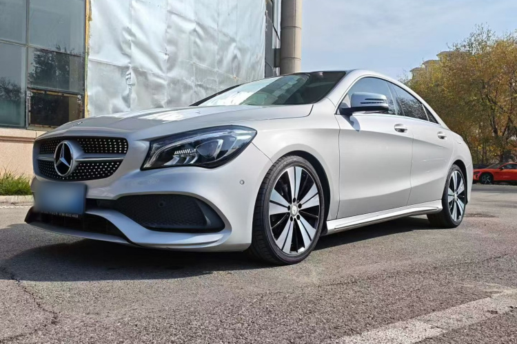 奔驰CLA 2017款 CLA 200 时尚型车身外观1