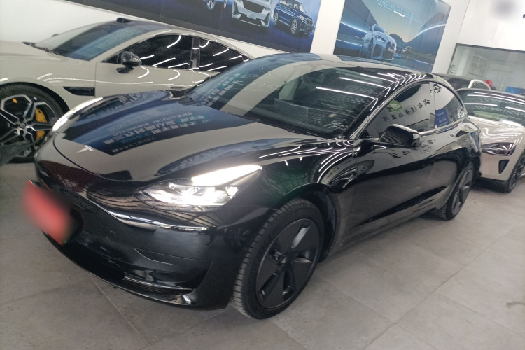 特斯拉 Model 3 2022款 后轮驱动版车身外观4