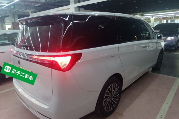 别克GL8新能源 2025款 陆尚 尊享版 7座车身外观7