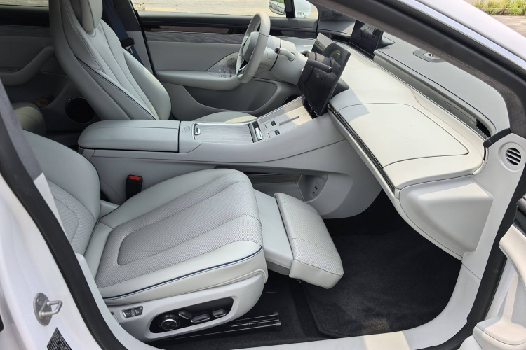 鸿蒙智行 智界S7 2025款 855km Max局部细节41