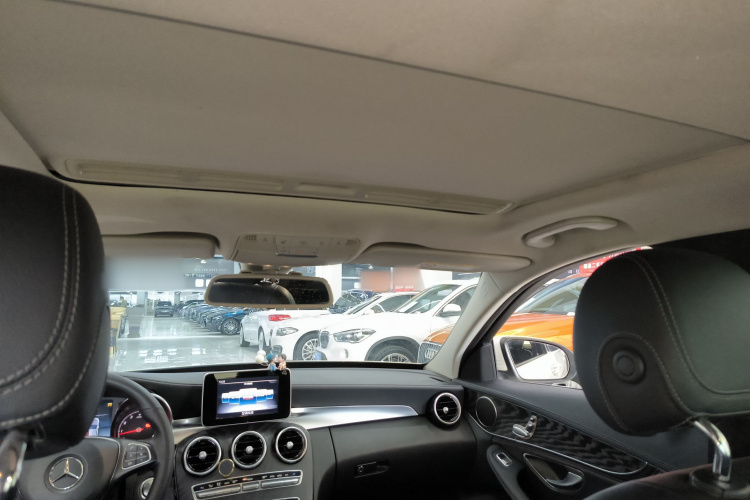 奔驰C级 2018款 C 180 L 时尚型运动版局部细节22