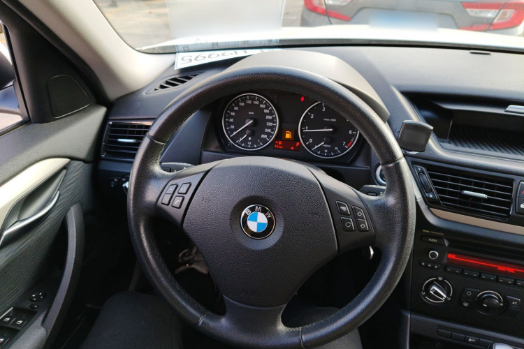 宝马X1 2013款 sDrive18i 时尚型中控内饰13