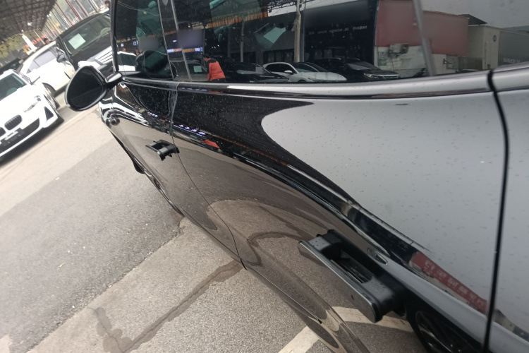 智己汽车 智己LS6 2023款 Max 长续航版车身外观4