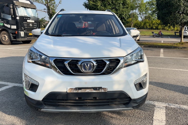 长安CS15 2016款 1.5L 手动豪华版车身外观6001