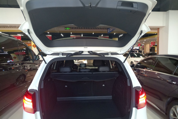 奔驰B级 2015款 B 200 时尚型局部细节23