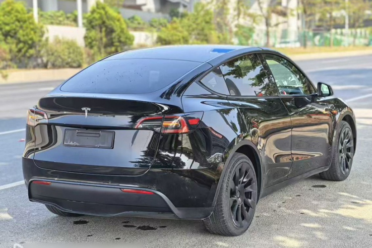 特斯拉 Model Y 2022款 改款 后轮驱动版车身外观6007