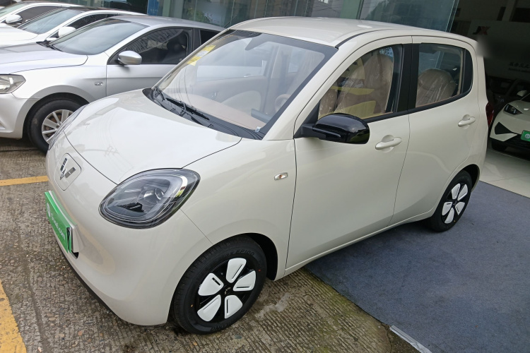 五菱汽车 宏光MINIEV 2025款 四门版 进阶款车身外观1