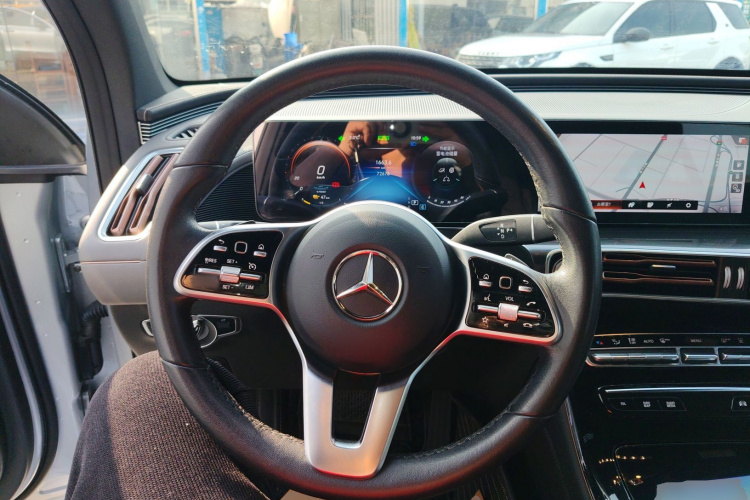 奔驰EQC 2021款 EQC 350 4MATIC中控内饰13