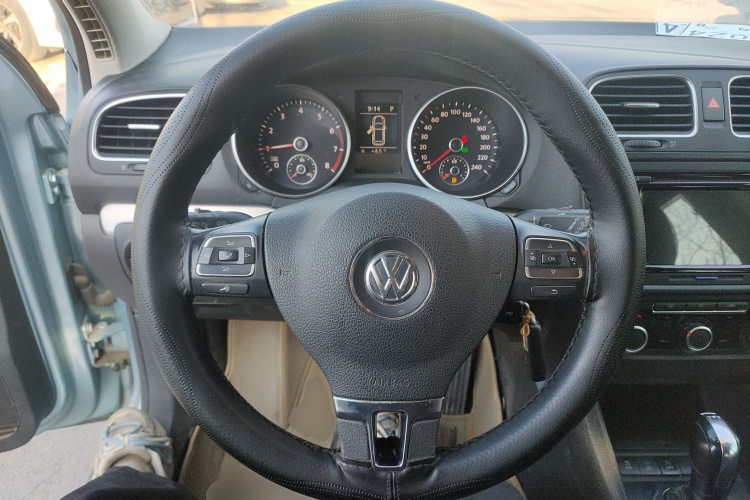 大众 高尔夫 2012款 1.4TSI 蓝驱版中控内饰13