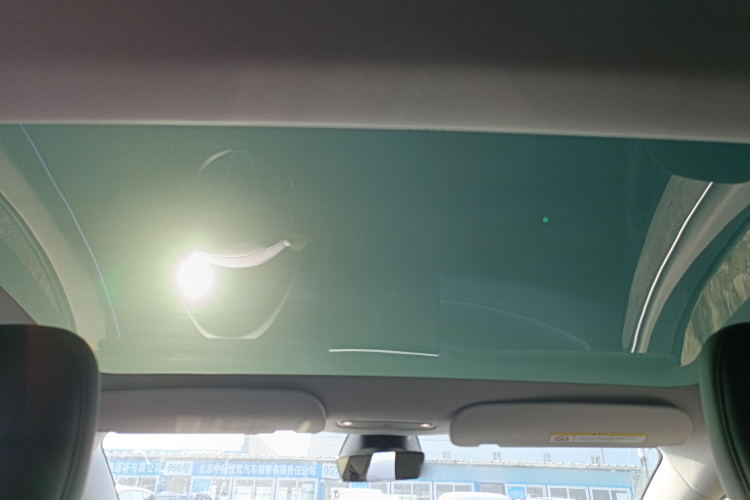 特斯拉 Model 3 2023款 长续航全轮驱动版中控内饰22