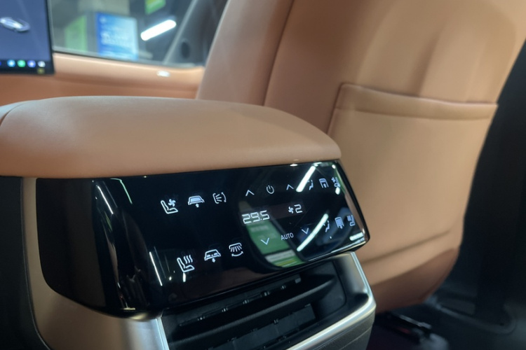 长安启源E07 2025款 增程 四驱 39kWh Ultra高性能版中控内饰7015