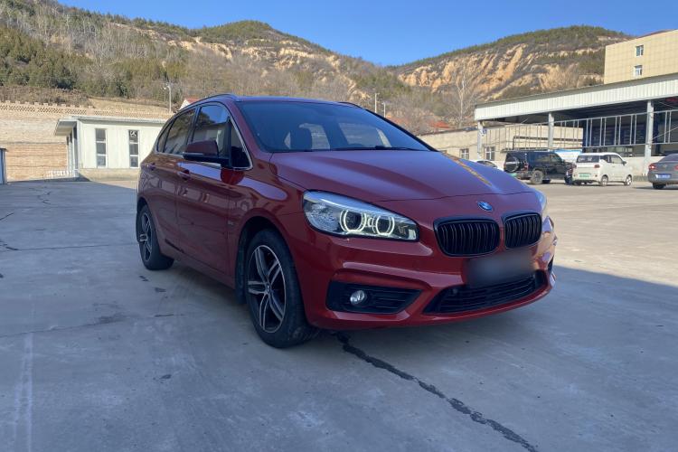 宝马2系旅行车 2016款 218i 运动设计套装车身外观6002