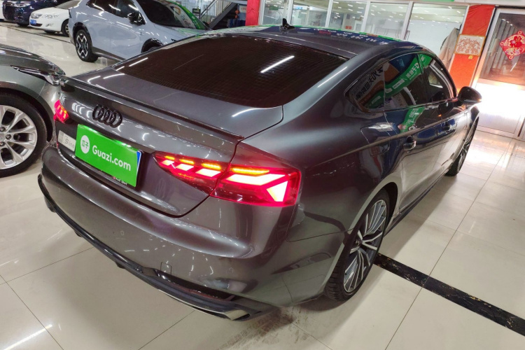 奥迪A5 2021款 Sportback 40 TFSI quattro 豪华致雅型车身外观7