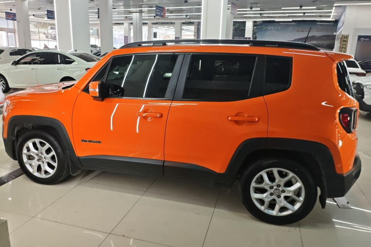 Jeep 自由侠 2017款 180T 自动高能版车身外观4