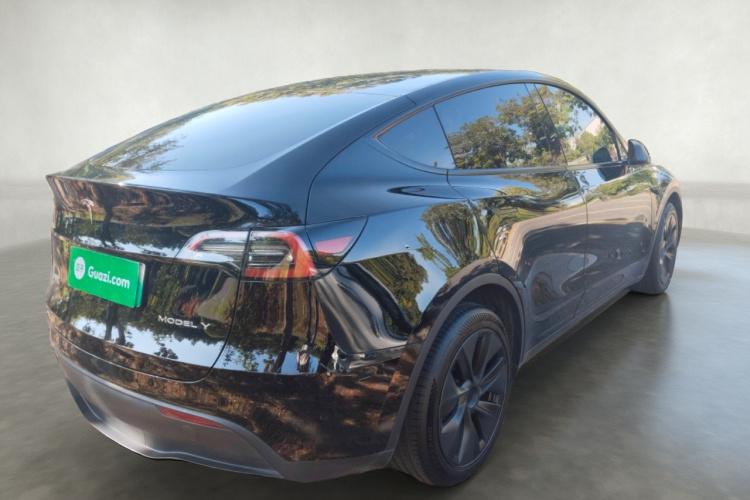 特斯拉 Model Y 2024款 长续航全轮驱动版车身外观7