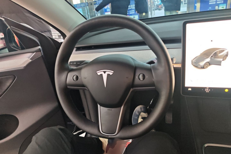 特斯拉 Model Y 2024款 后轮驱动版中控内饰13