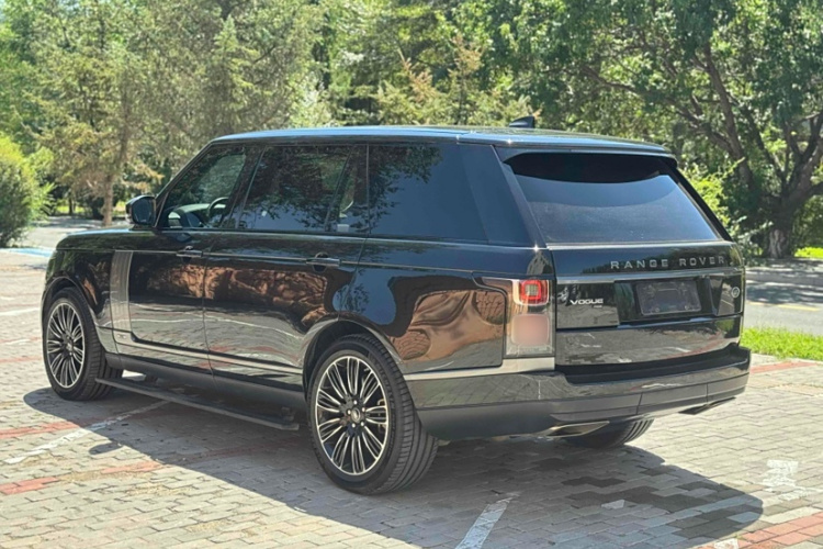 路虎 揽胜 2021款 3.0 L6 传世加长经典版车身外观6005