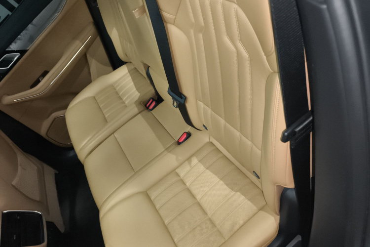 领克09 EM-P 2024款 2.0TD EM-P 四驱PRO 七座中控内饰21