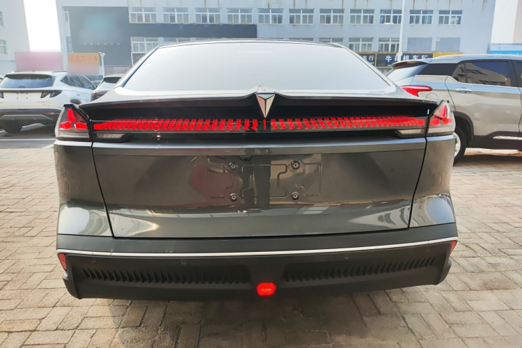 深蓝汽车 深蓝SL03 2023款 135Plus增程版车身外观6