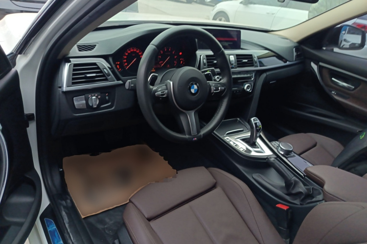 宝马3系 2018款 320Li 领先型M运动套装中控内饰7002