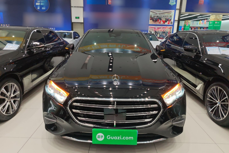 奔驰E级 2024款 E 260 L车身外观2
