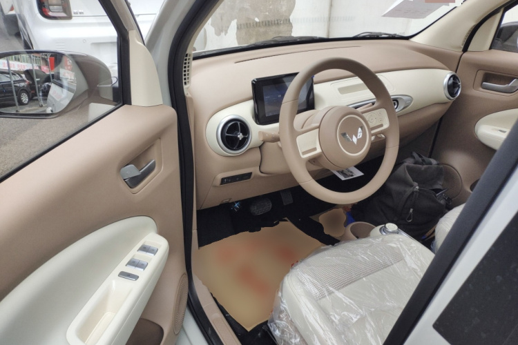 五菱汽车 宏光MINIEV 2025款 四门版 进阶款中控内饰7003