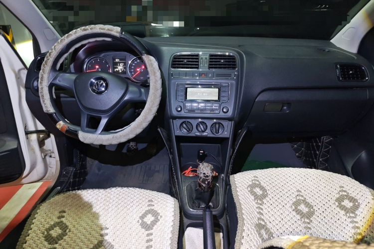 大众 Polo 2014款 1.6L 手动舒适版中控内饰12